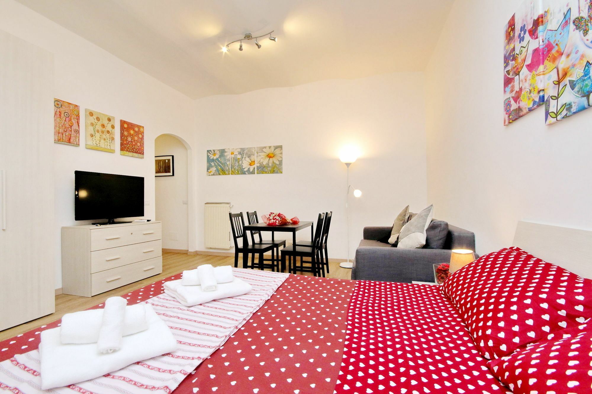 Holiday Rental San Lorenzo District Рим Екстериор снимка