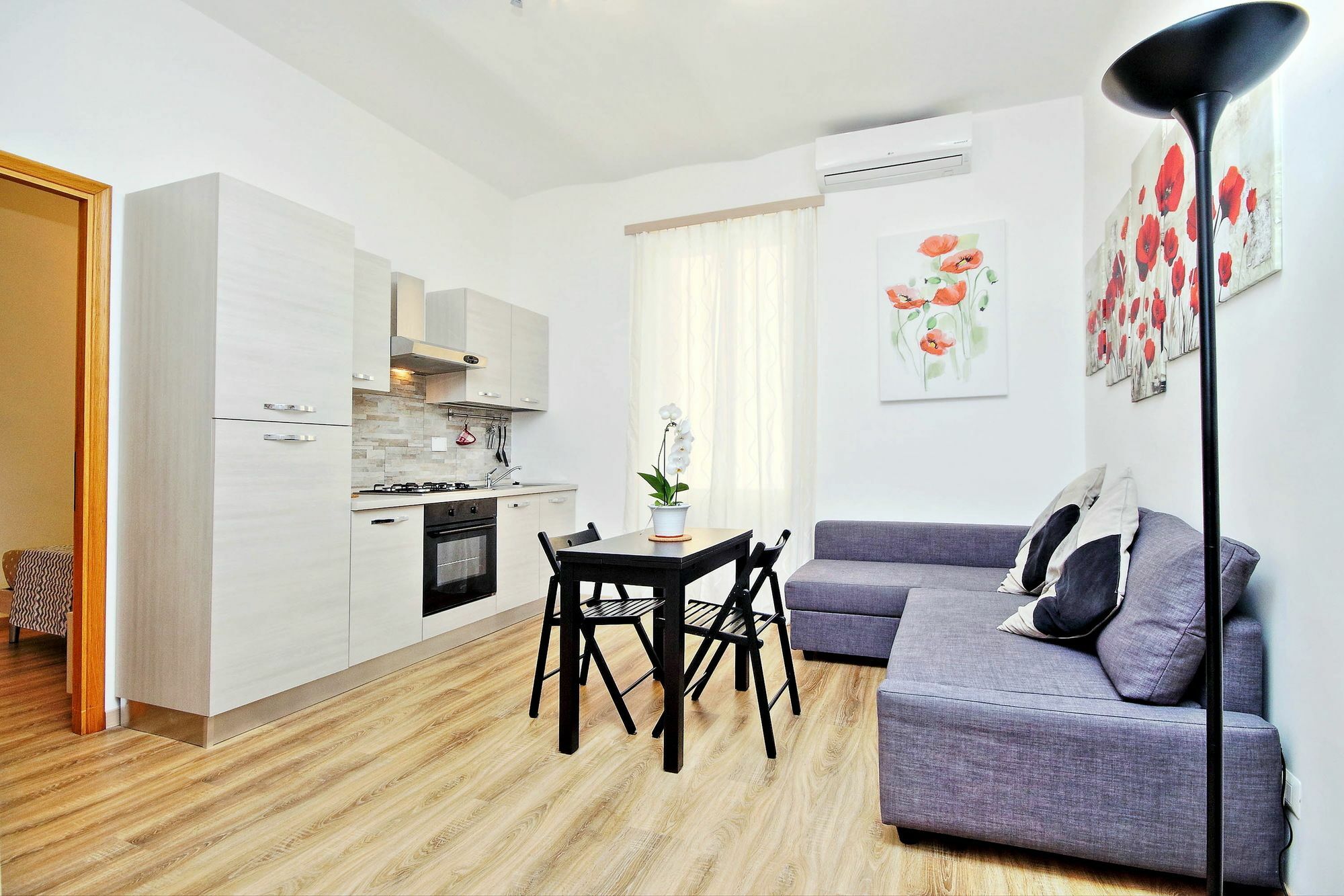 Holiday Rental San Lorenzo District Рим Екстериор снимка
