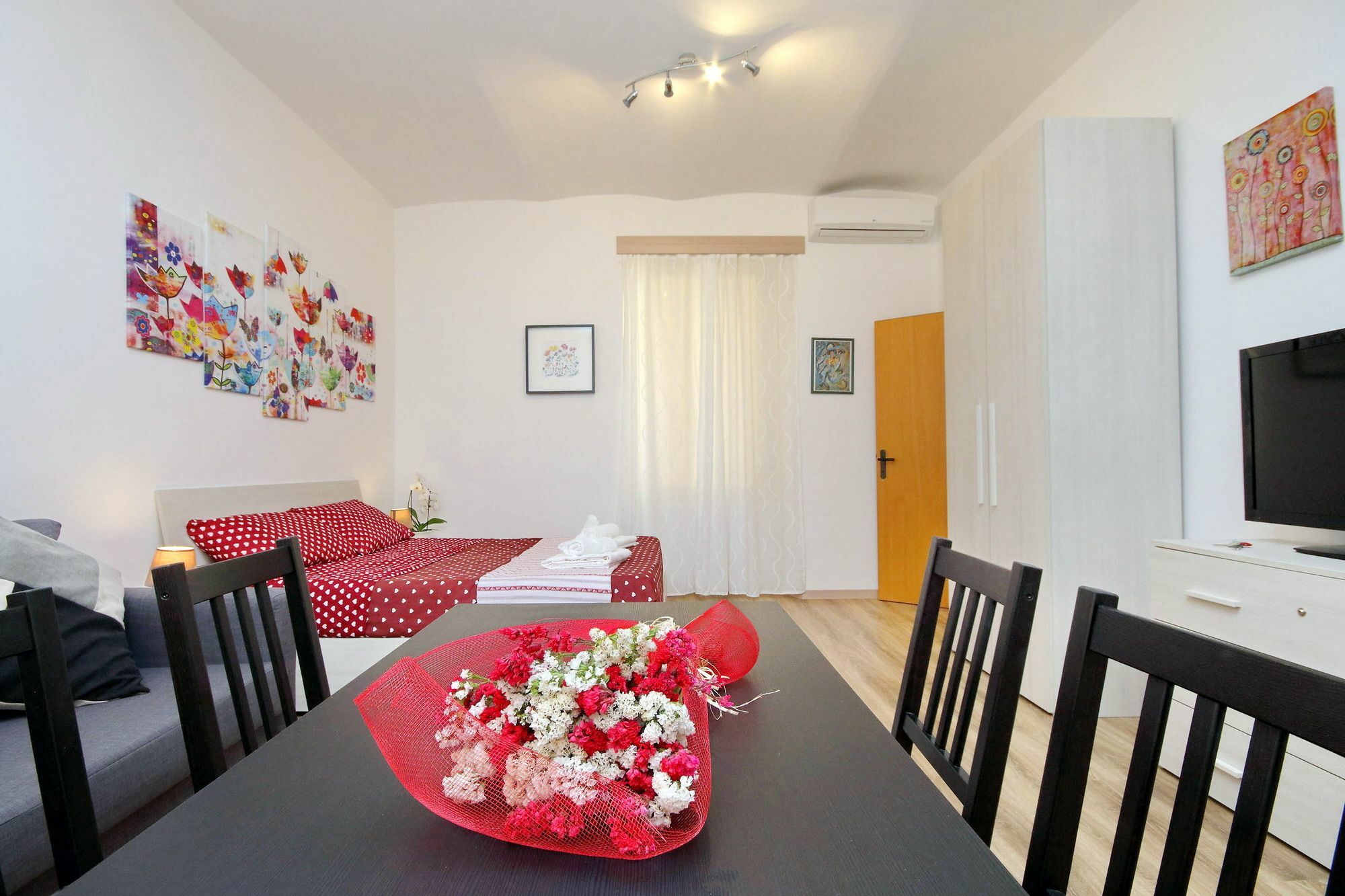 Holiday Rental San Lorenzo District Рим Екстериор снимка