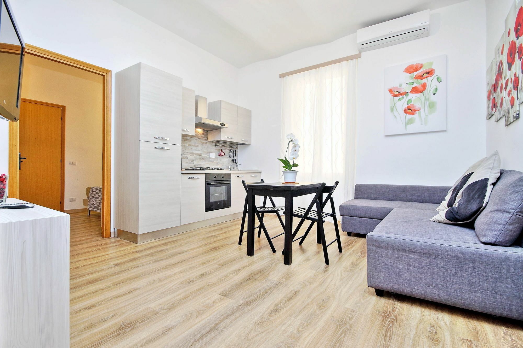 Holiday Rental San Lorenzo District Рим Екстериор снимка